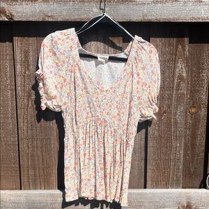 143 Story by Line Up medium blouse orange white flowers ruched bodice v-neck